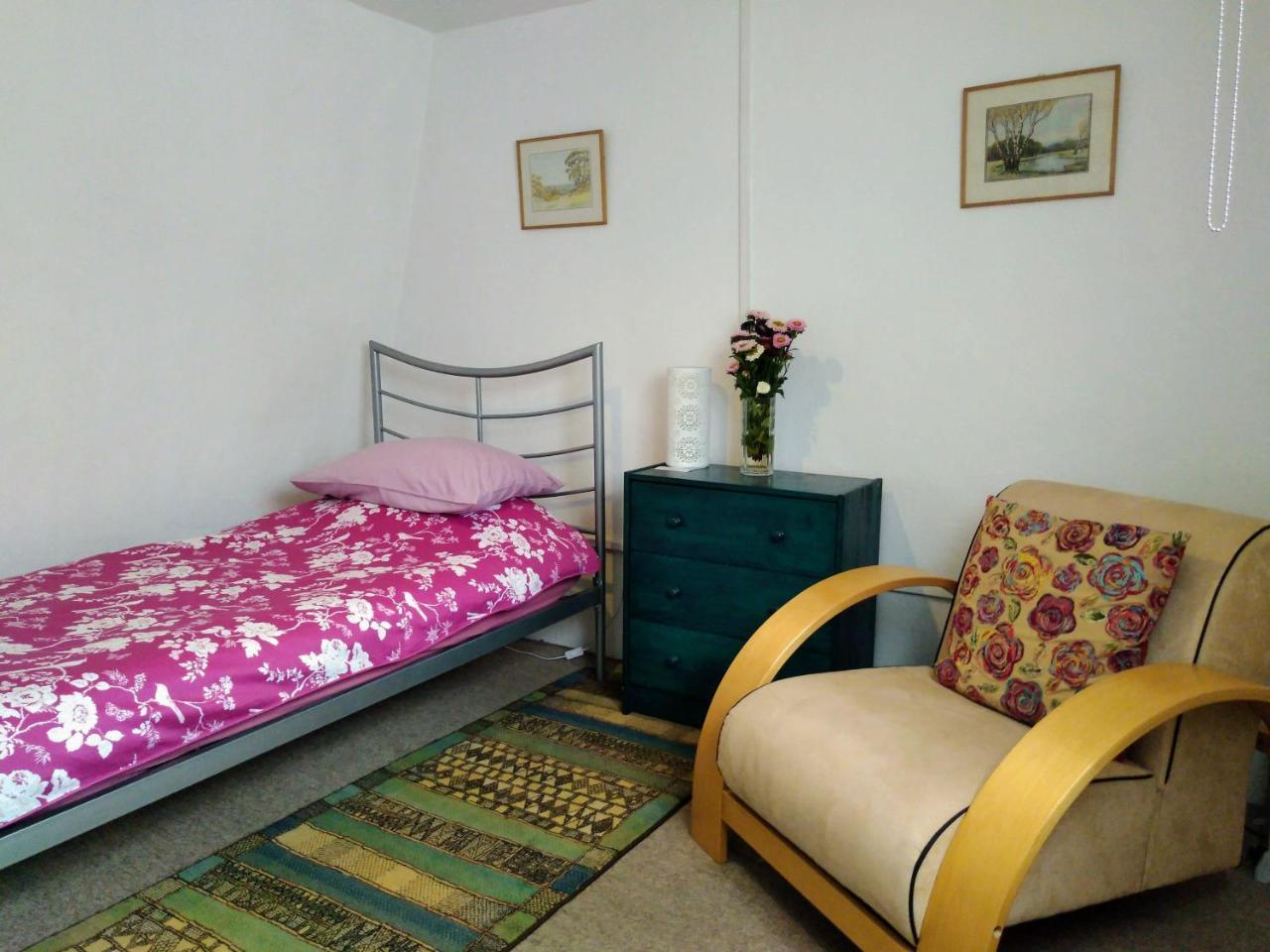 Homestay Cambridge Farmers Outlet *